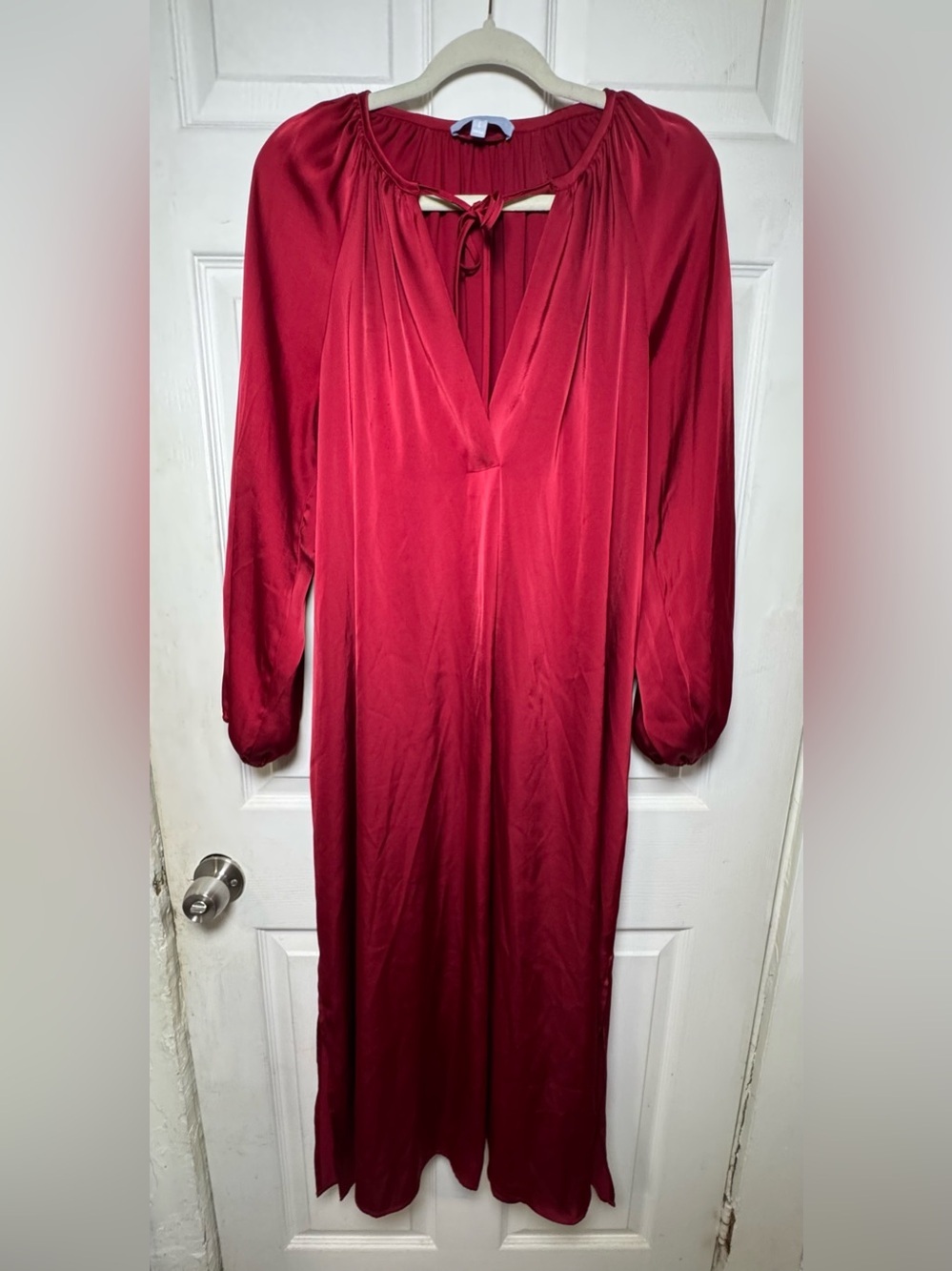 Antonio Melani Satin Red Maxi Dress Womenโs Small V-Neck Tie Classic Chic Boho